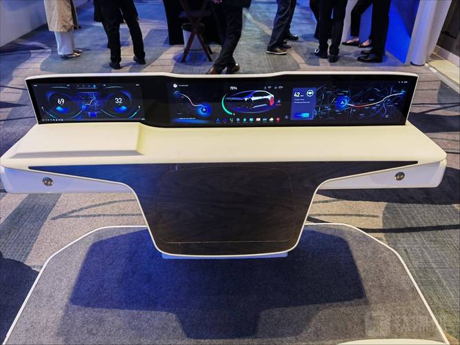 车载屏幕不亮了是什么原因 车载屏幕不亮了是什么原因